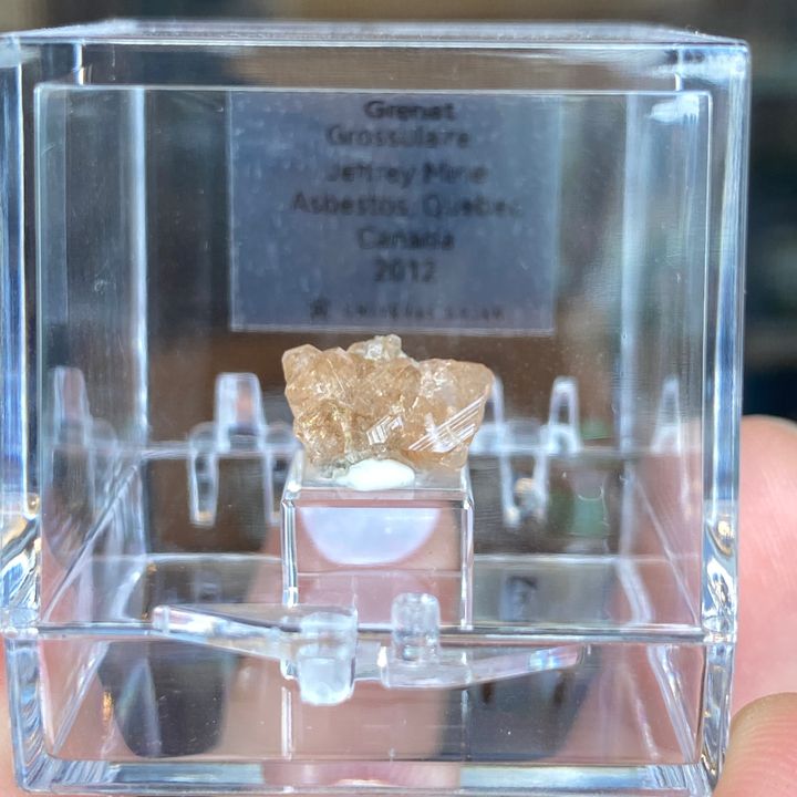 23E04003J 加拿大魁北克香檳色石榴石 0.6g $850 (1)
