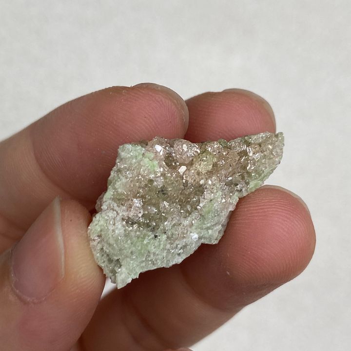 23E04005B 加拿大魁北克香檳色石榴石共生符山石 4.6g $1200 (2)