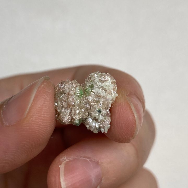 23E04005G 加拿大魁北克香檳色石榴石共生符山石 1.6g $900 (11)