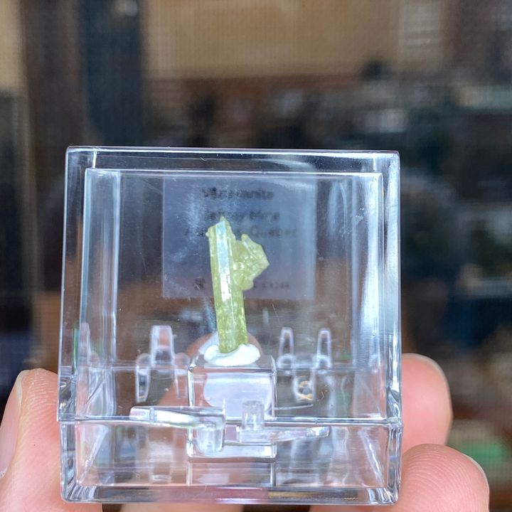 23E137A9 加拿大魁北克翠色維蘇威石 0.5g $700 (1)
