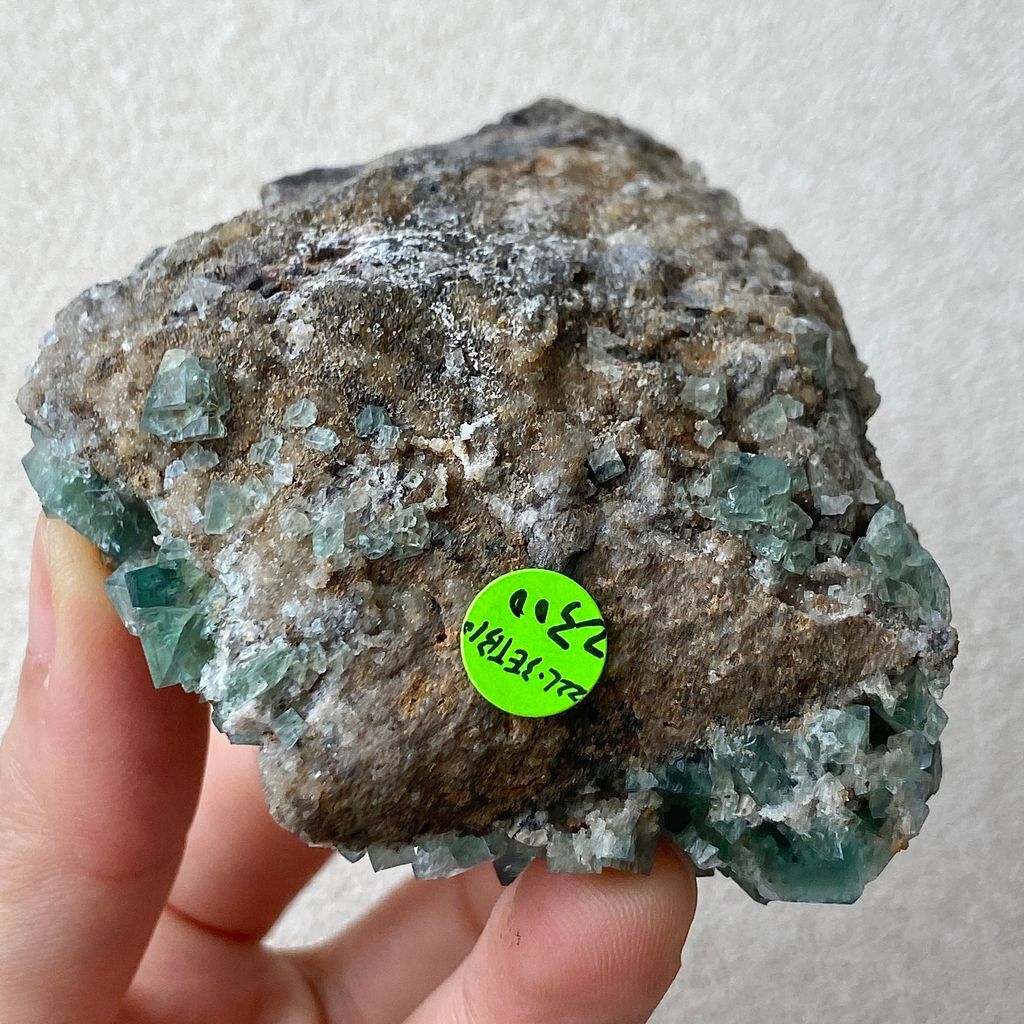 挖掘機終結者｜英國日光螢石 22L03ETB10 140.7g  (8)