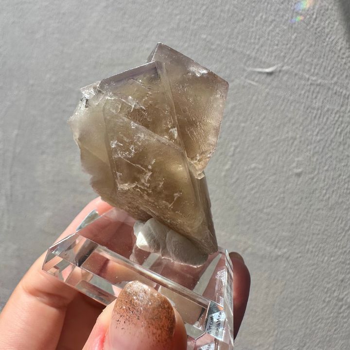 雪莉｜英國日光螢石 精品礦標 23B03STSC  (2)