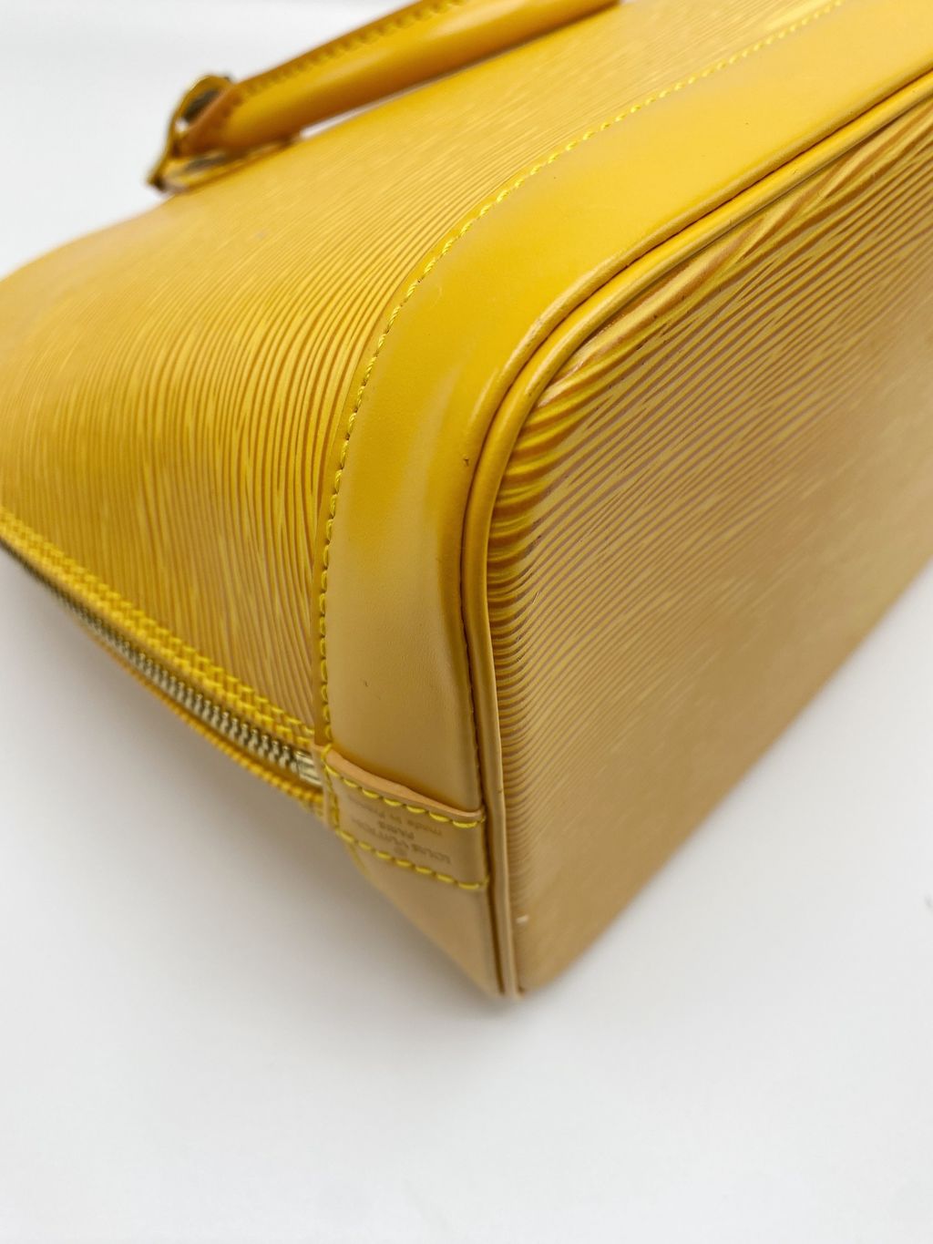 Louis Vuitton Alma PM Yellow Epi M52149 – Timeless Vintage Company