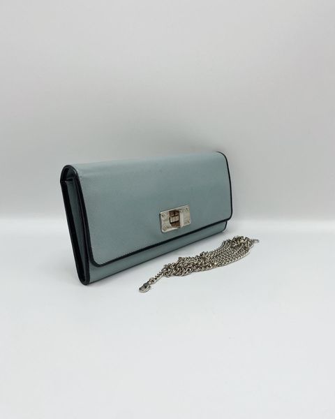 B140C761-47F5-4681-A137-27CF930504EF