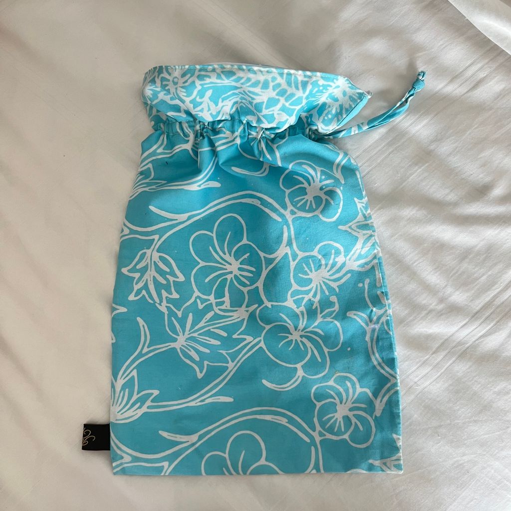 Turqoise drawstring bag