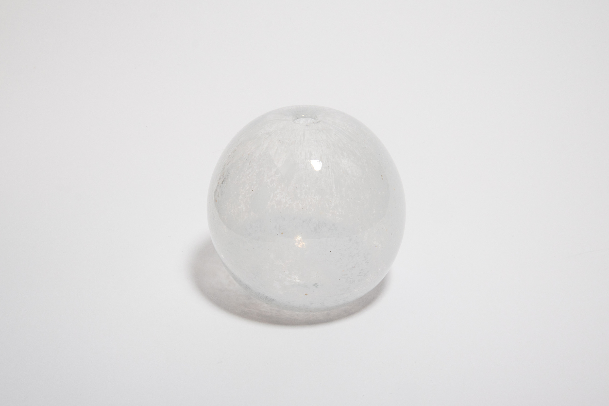 BU4001-白玉球形小花瓶-1