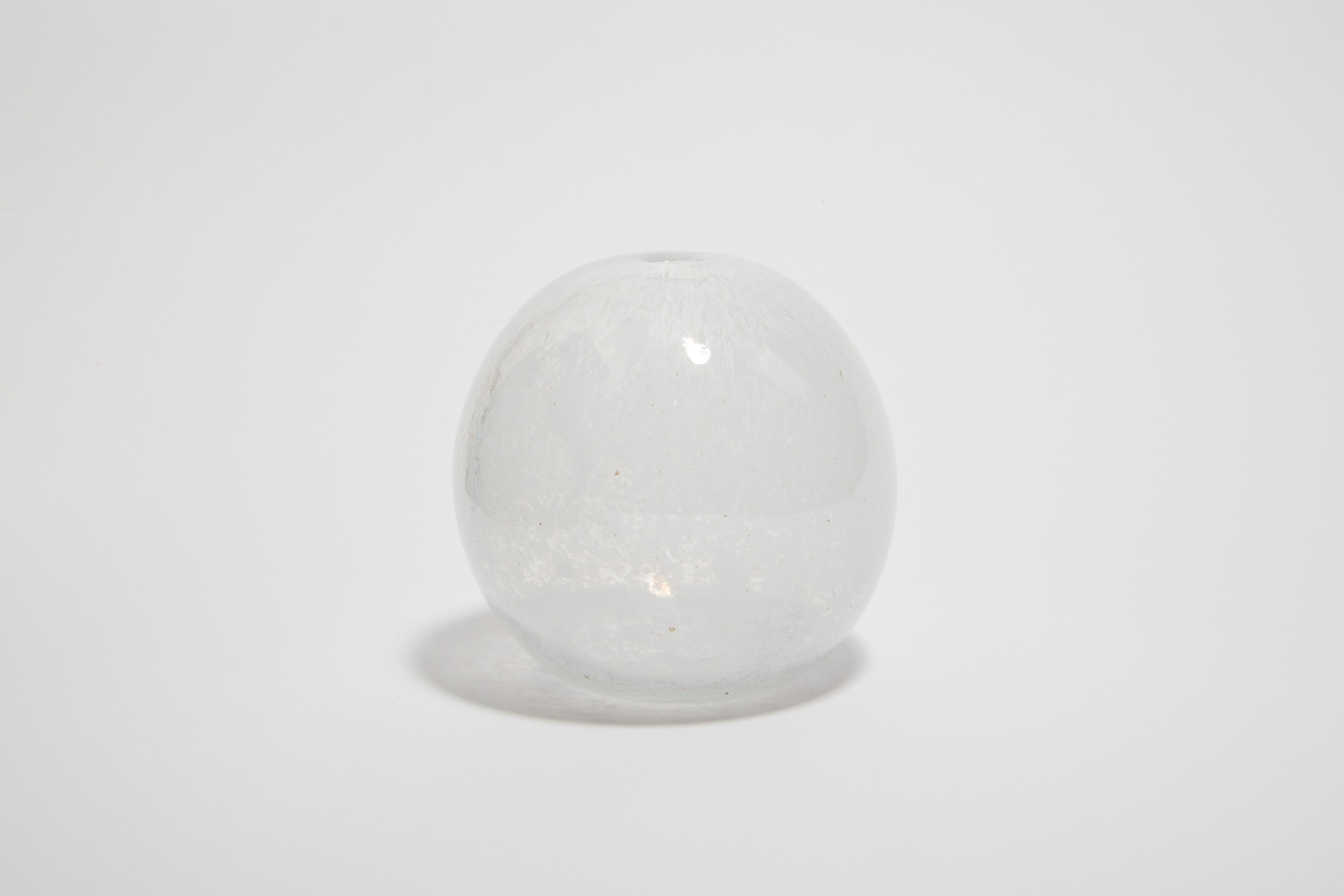 BU4001-白玉球形小花瓶-2