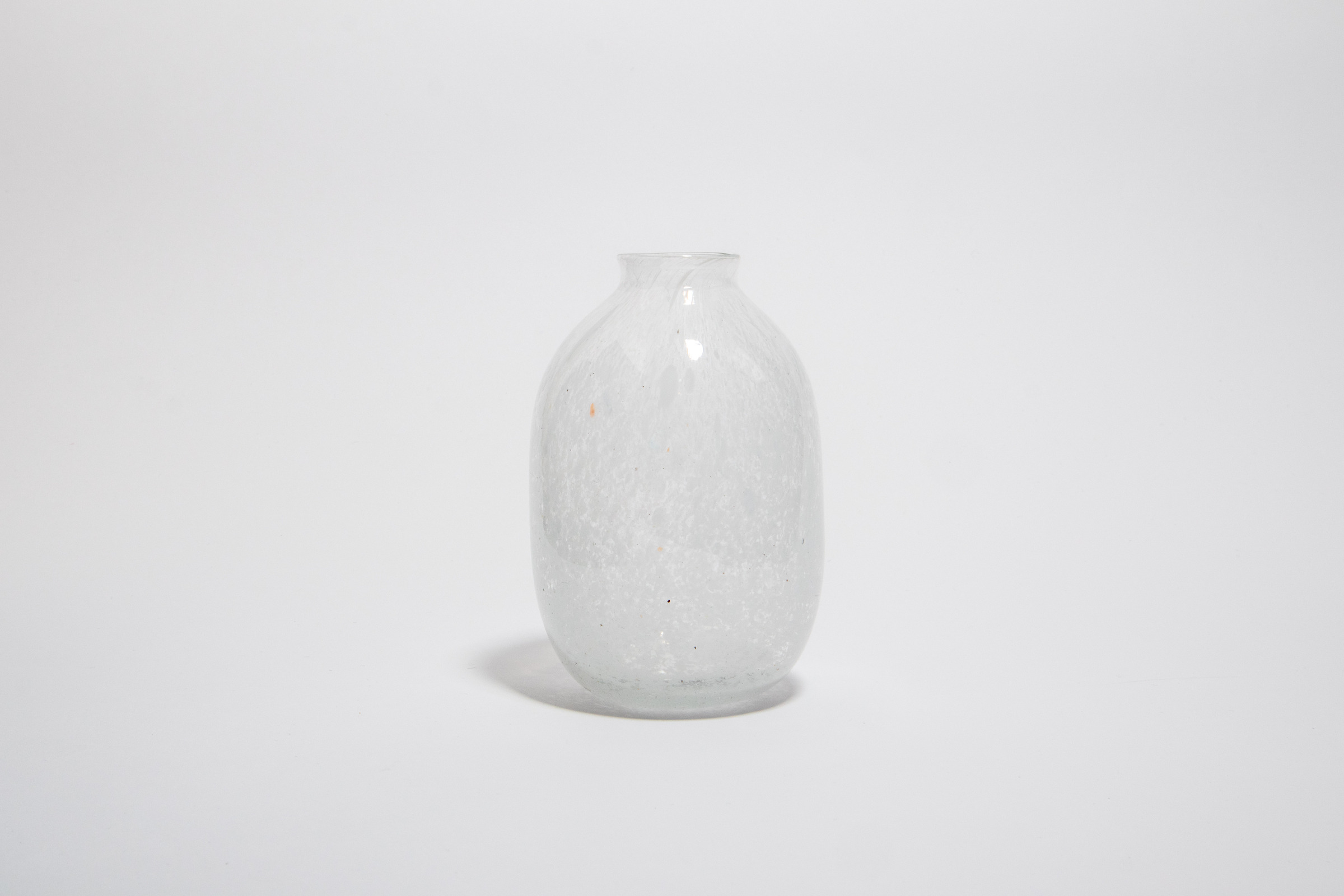 BU4004-白玉窄口小花瓶-1
