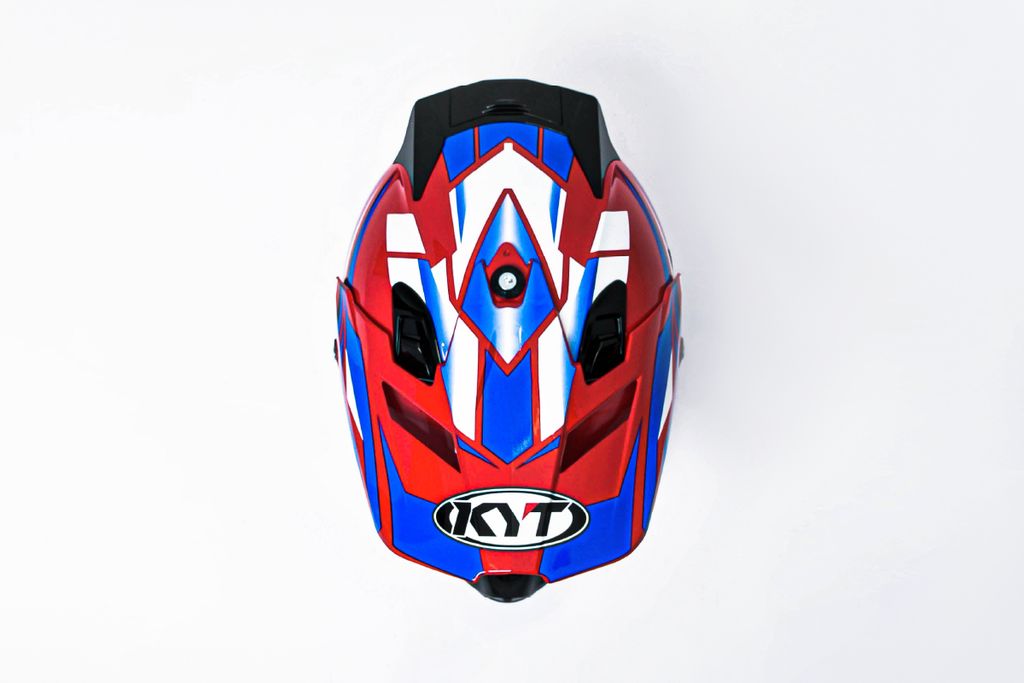 Helmet-Enduro-top@2x-100.jpg
