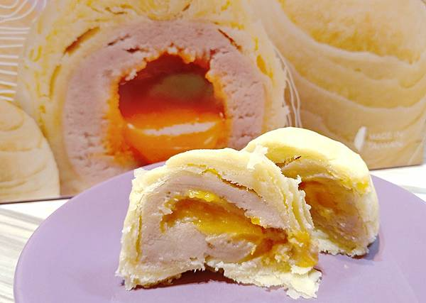 【開箱】大友食品。芋頭流芯酥6入禮盒。是鹹蛋黃,我加了鹹蛋黃 【開箱】大友食品。芋頭流芯酥6入禮盒。是鹹蛋黃,我加了鹹蛋黃