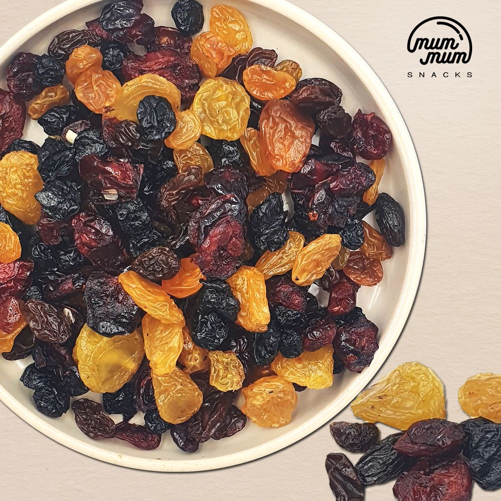 berries raisin mix top.jpg