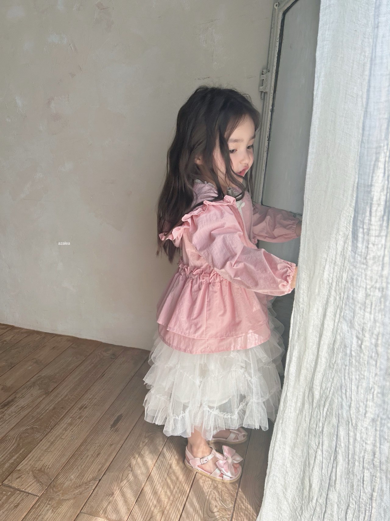 23