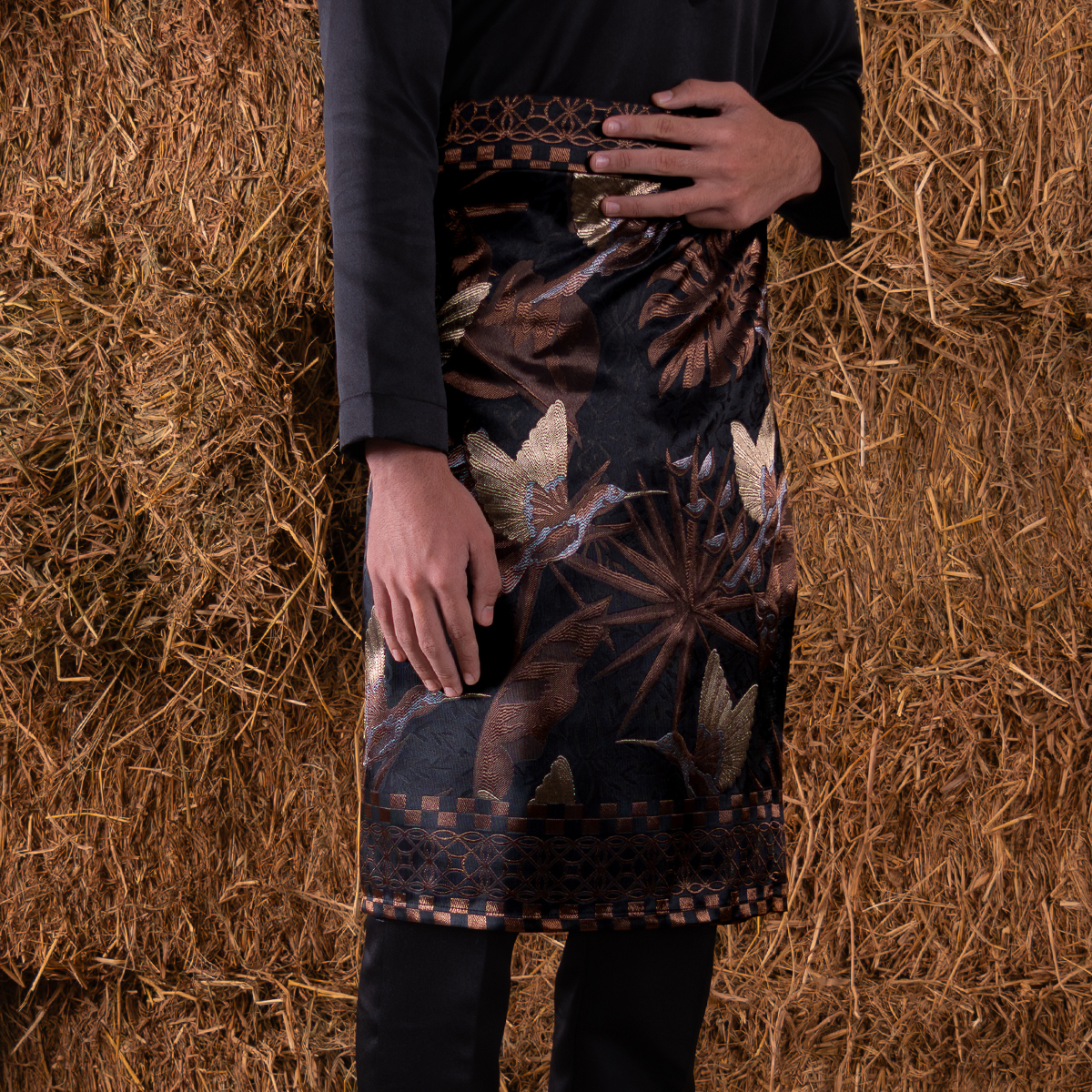 FAUNA RICHBROWN GOLD 02