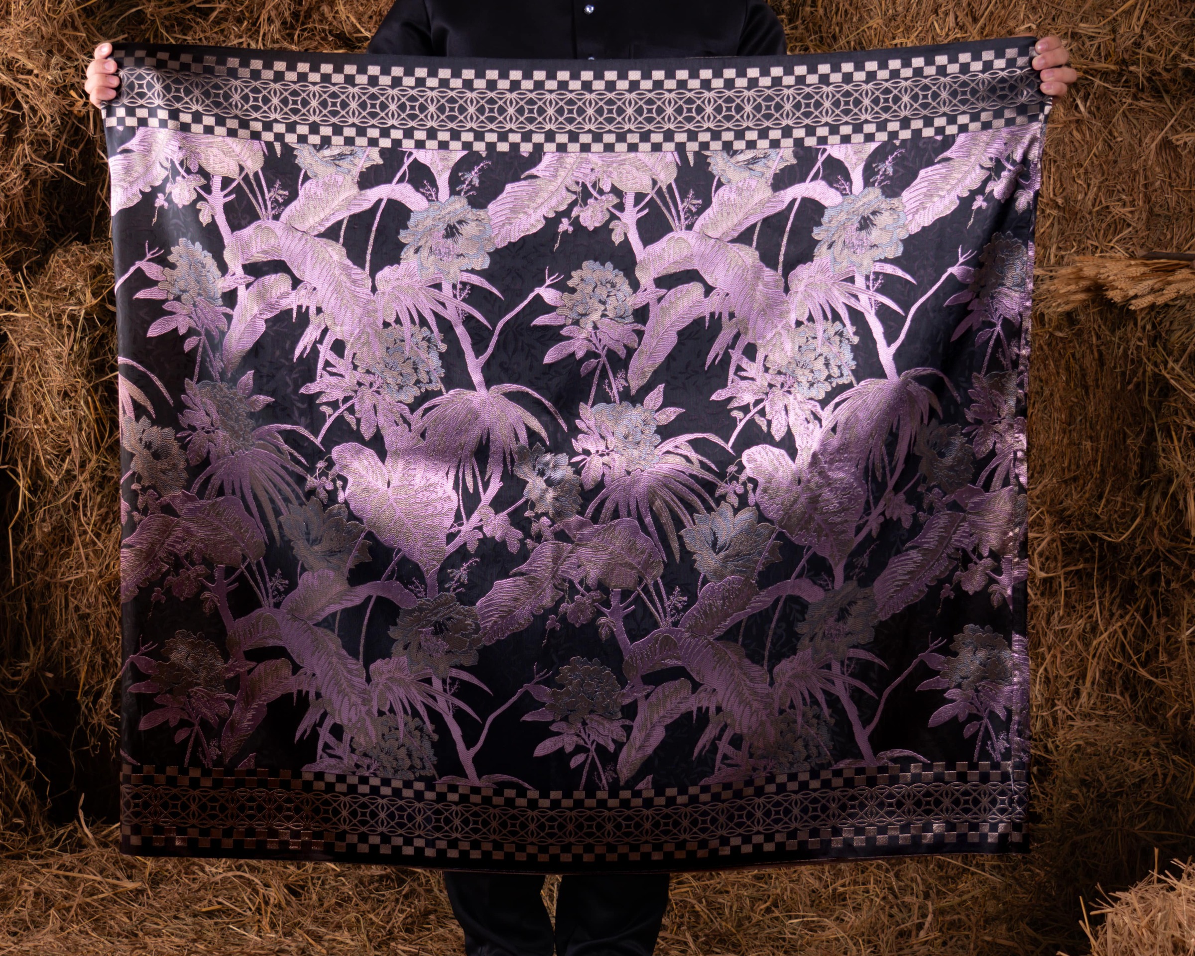 CEMARA BLACK LILAC 02-min