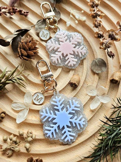 snowflake festive keychain cute gifts her him pets bulk artorias doorgifts (1)