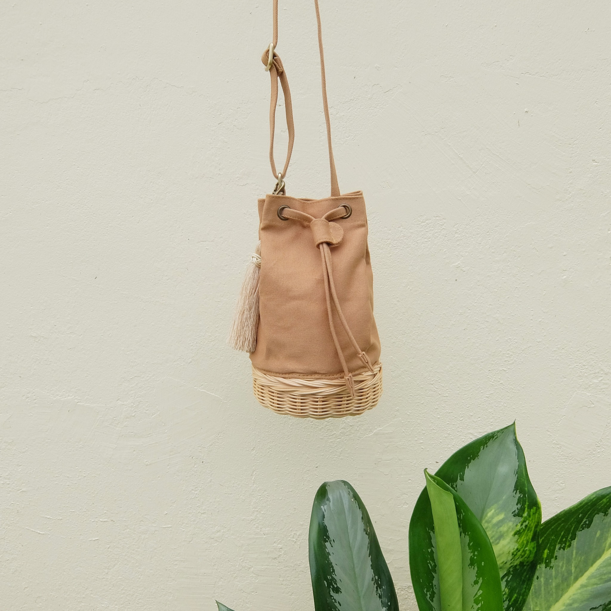 bucket-totebag-mini-brown-4.jpeg