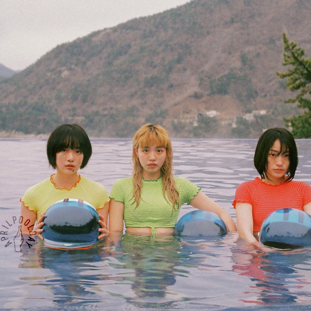 aprilpoolday泳衣smoggie短袖泳衣37