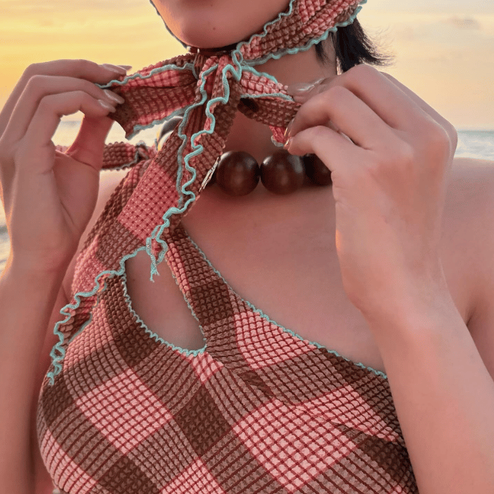 [Aprilpoolday 正式授權] Vivivan 草莓巧克力格紋斜肩坦基尼 (13)