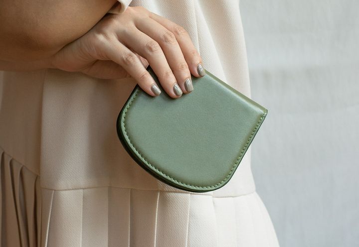 cozee-arch-wallet-dark-green-1.jpeg