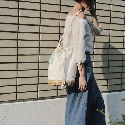 nuttiyar-bucketbag-white-6.jpeg