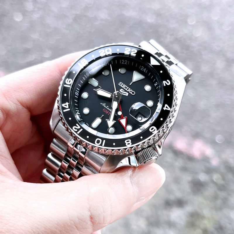 超人気高品質 5 SEIKO Sports 極美品 SBSC001 GMT 腕時計(アナログ
