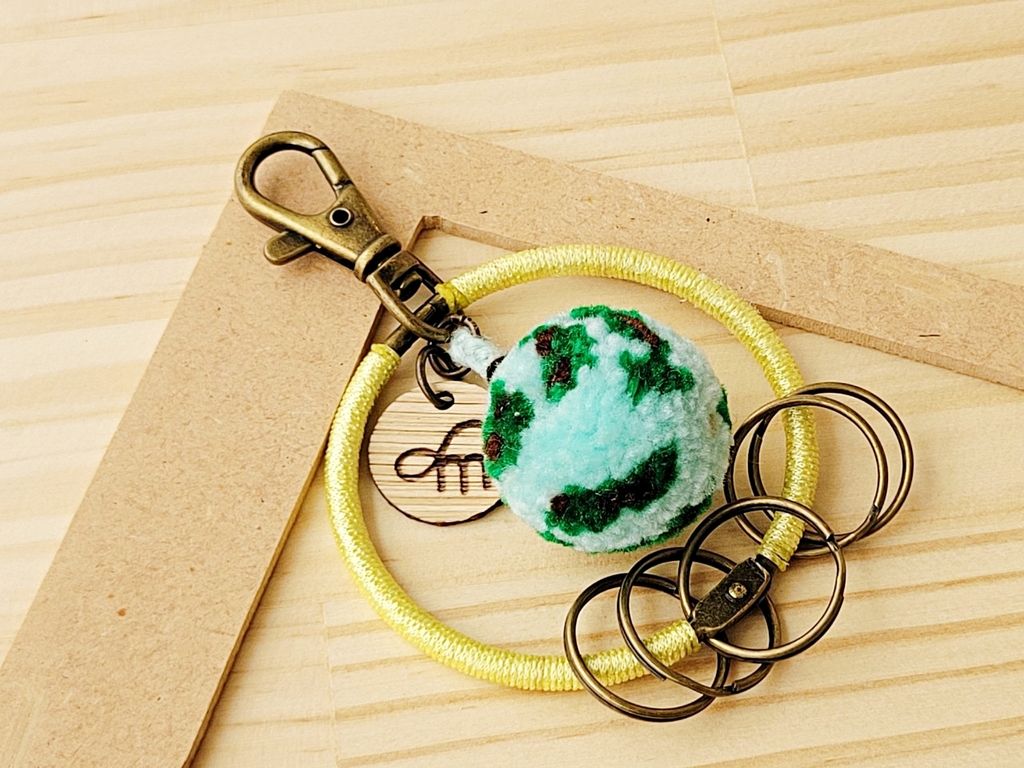 keyringround07-1.jpg