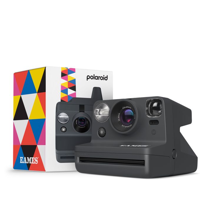 009135 I Polaroid Now Generation 2 - Eames Edition_Packaging_Lockup_5000px