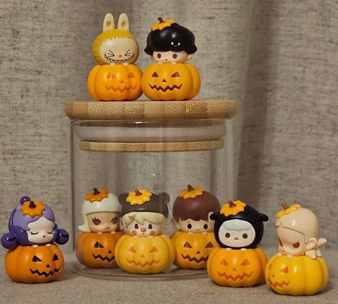 new-halloween-skullpanda-pop-beans-v0-okk8dzxctqub1-1729084929371