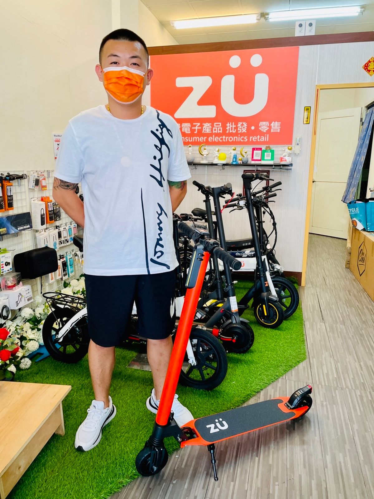 ZU55 電動滑板車顏色由您決定 客製化製作