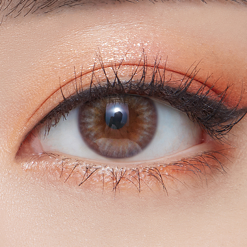 MainPhoto_Spanish_GrayEye