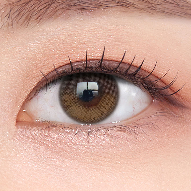 MainPhoto_MoonRise_1M_FawnBrown_Eye