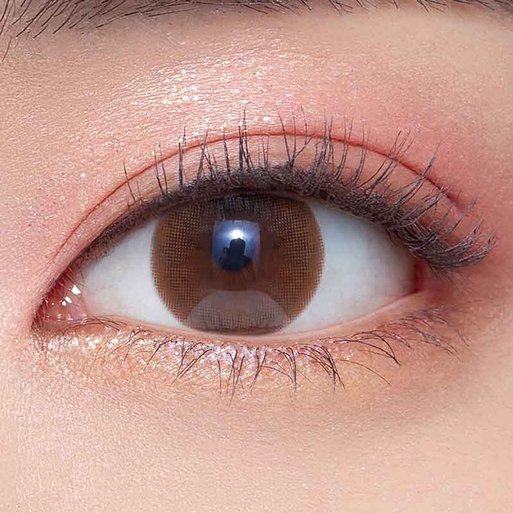 MainPhoto_Falling_1M_Brown_Eye