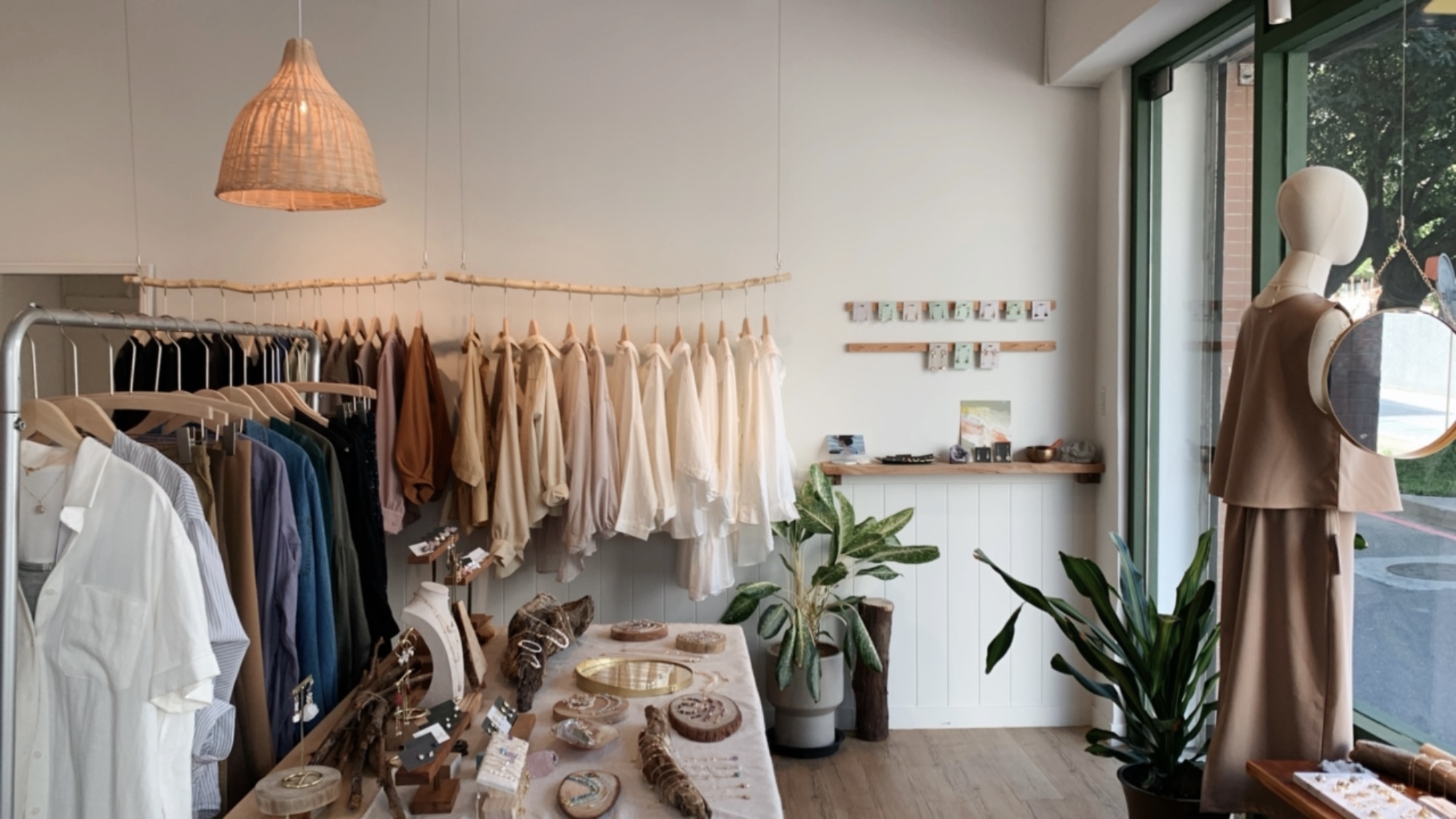 『 2026赤峰街飾品推薦』走進VVVLAND浪島飾物，與天然石及巴洛克珍珠的一場手作邂逅！