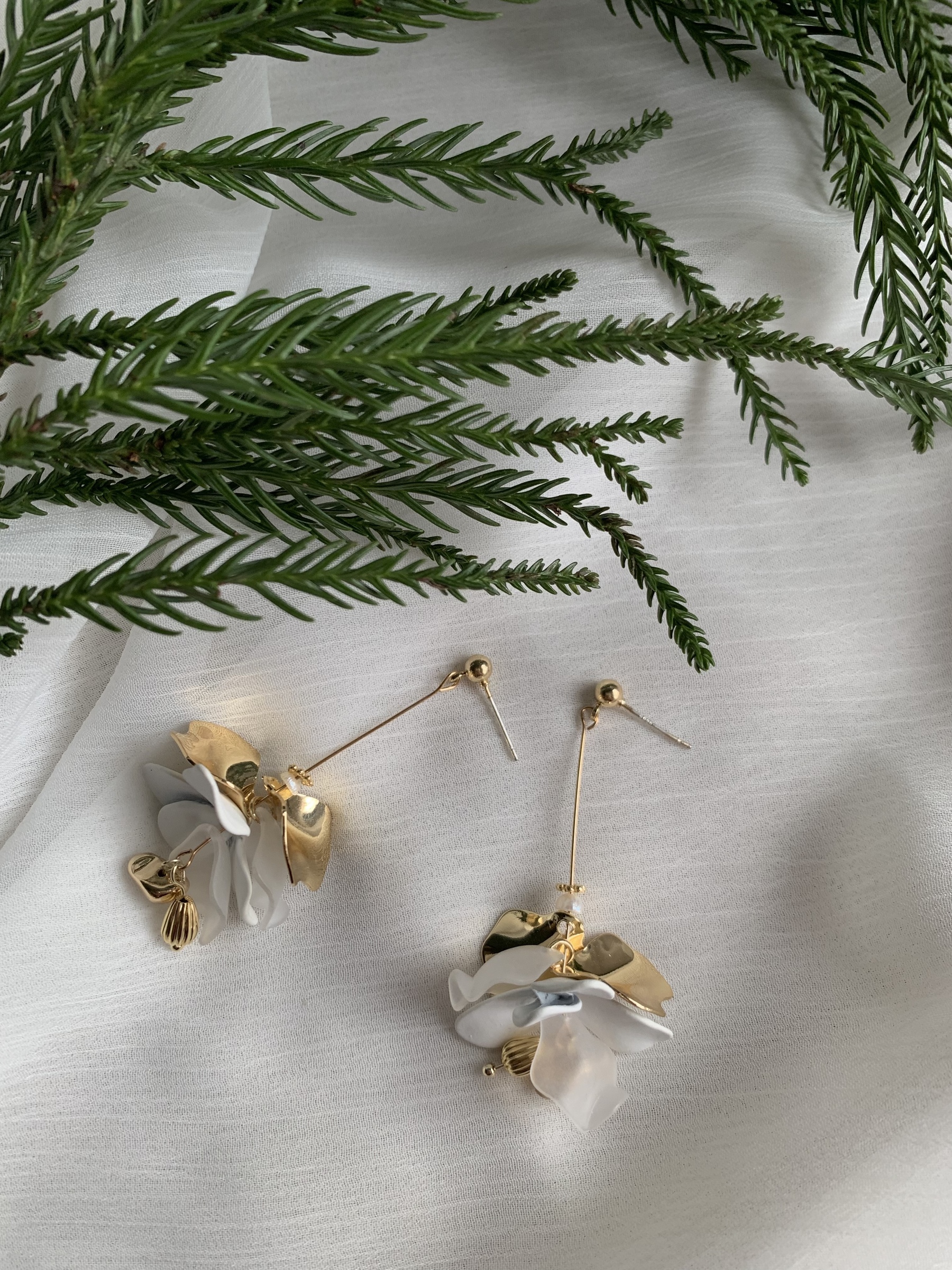 E3F80B28-7DEA-4759-8E77-0EAC5D46915F