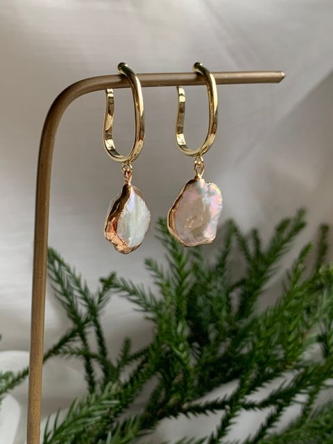 B4FA8BEF-1D7F-4CC8-8554-D7F10D0F713C