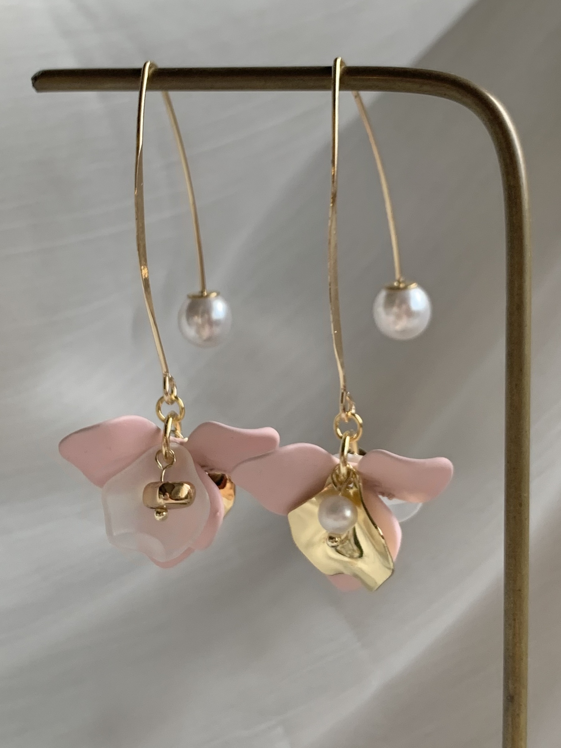 F3BCDD88-0C75-4AFE-935A-8F22DD1F7DC6