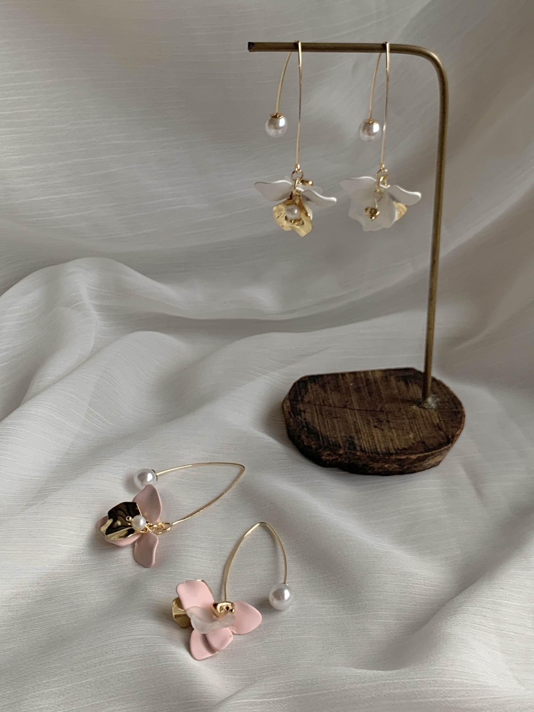 C7B8AA5F-DEC6-4EB2-B106-E4E84BF0F6AC