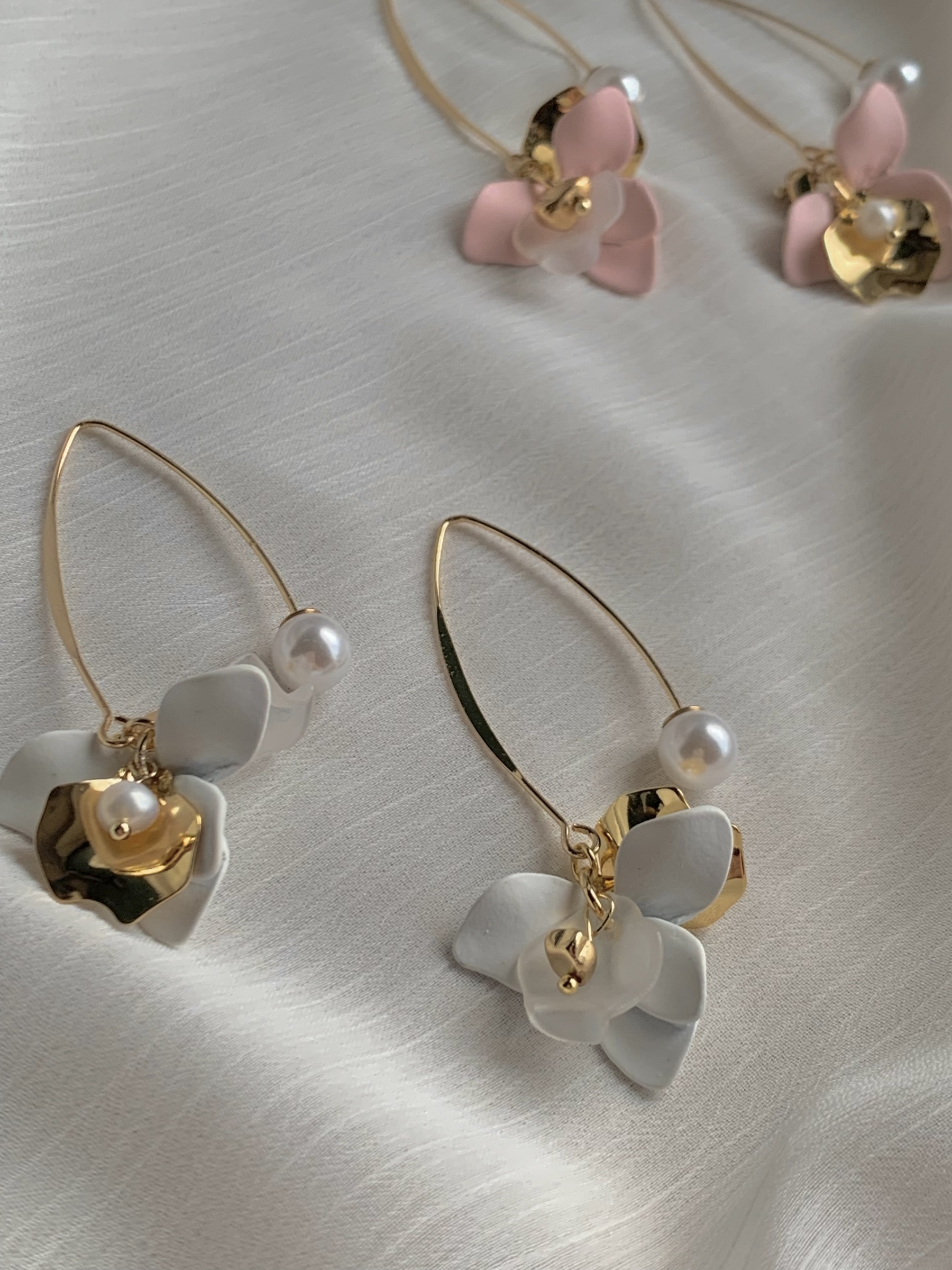 81AE2302-F147-4F1A-B3DC-35B83BF9E101