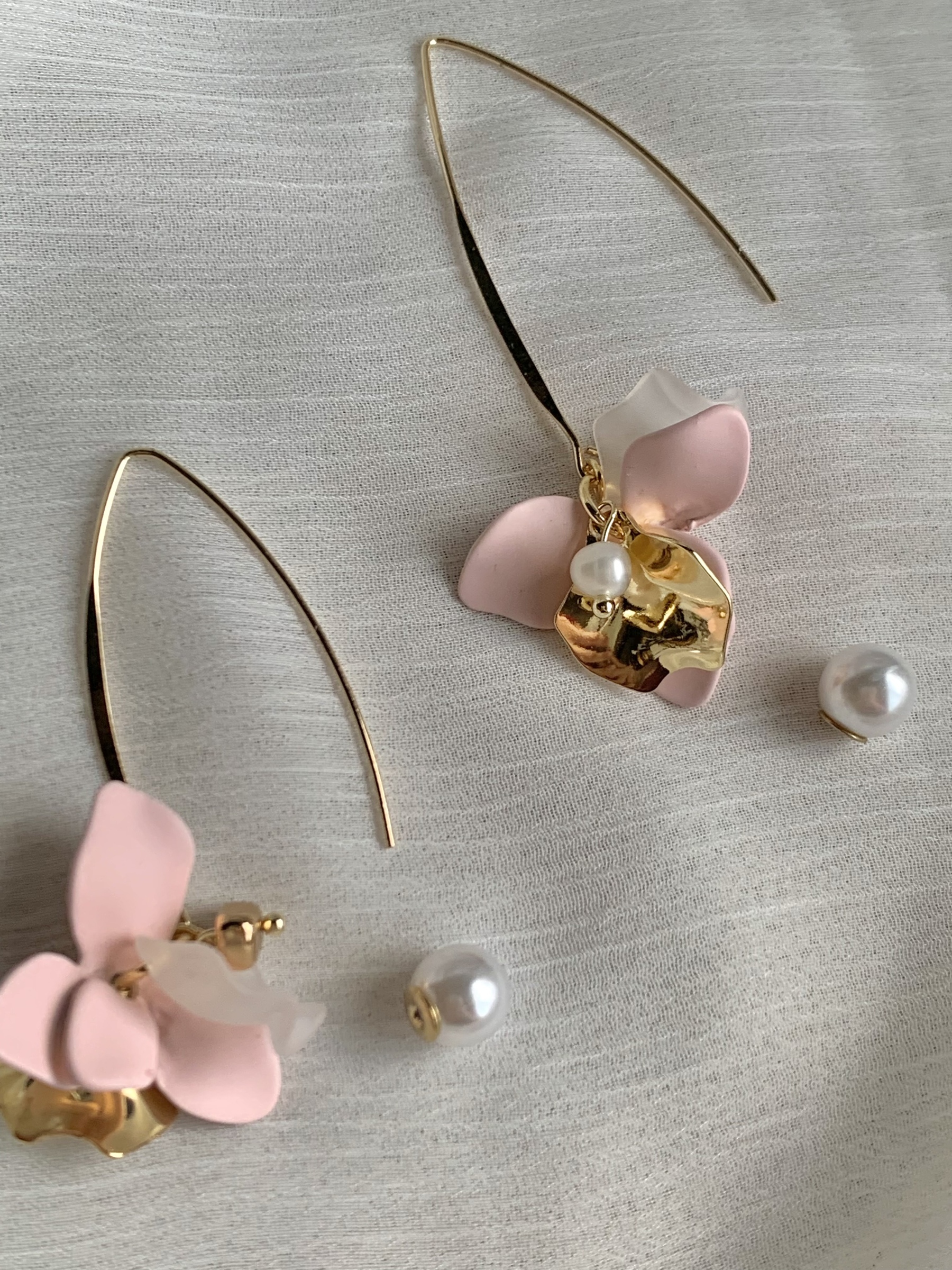 19AEF735-D385-448E-A2DA-94B0D028F56D