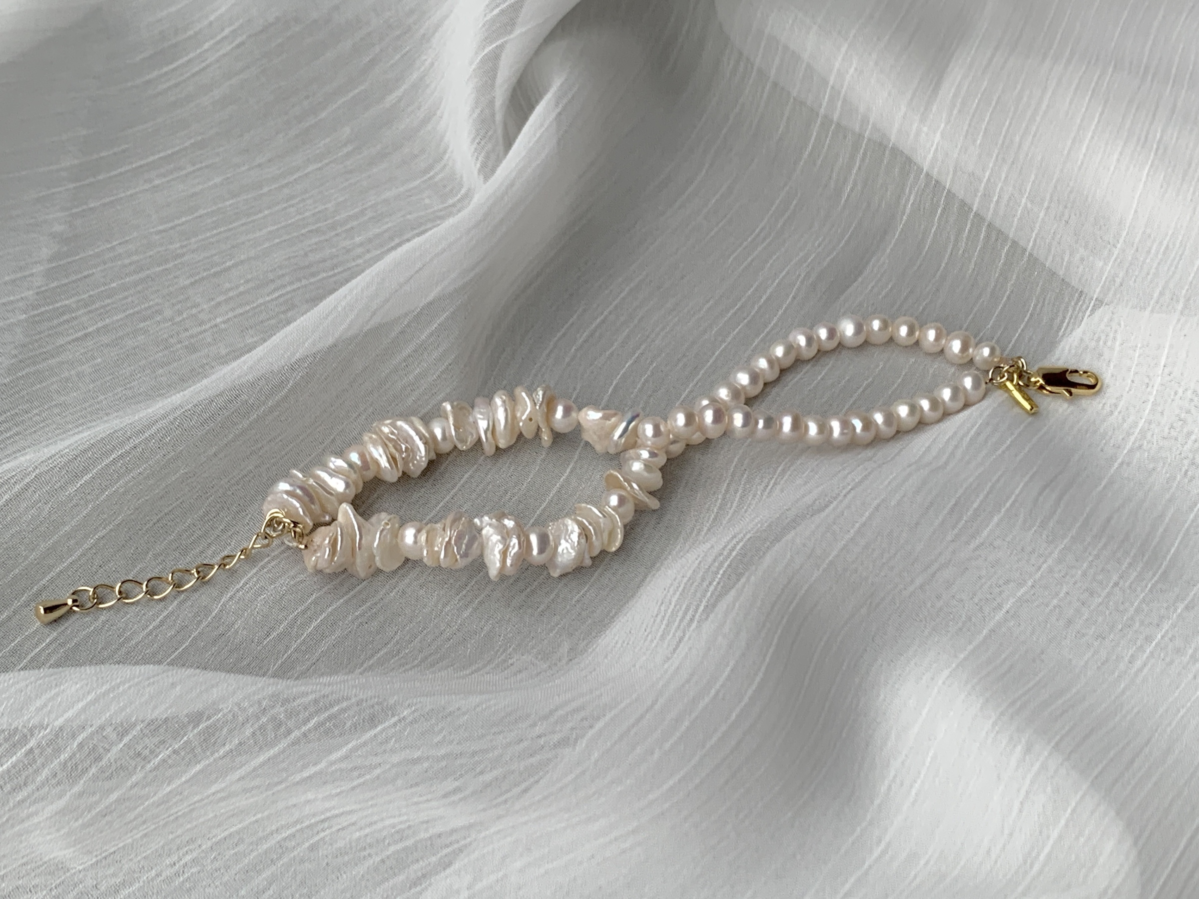 6CAE9672-1B18-4BE8-A262-238A617720F4