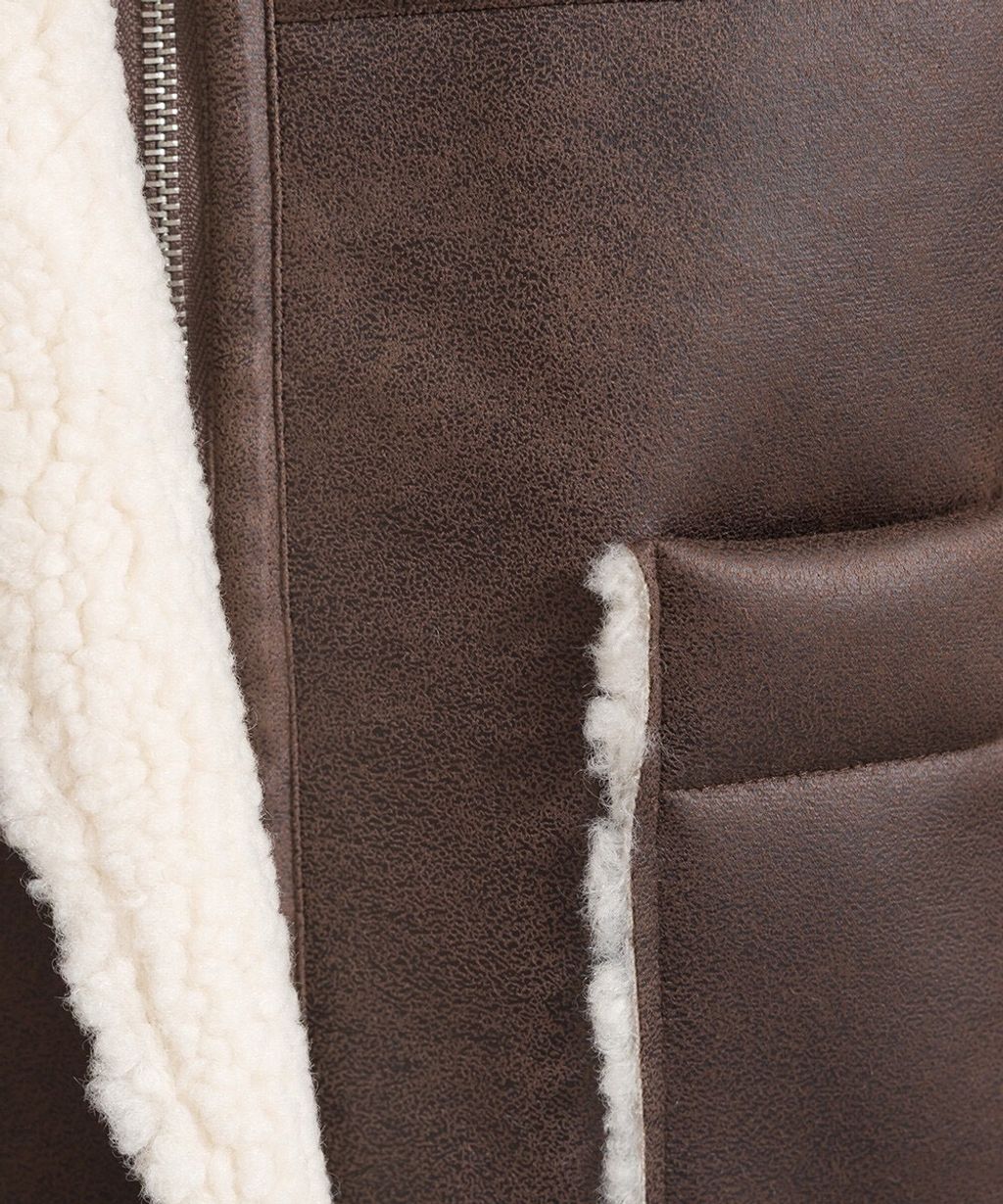 2C28ADBF-EBCD-4B5D-A428-2F6075E0BFDA