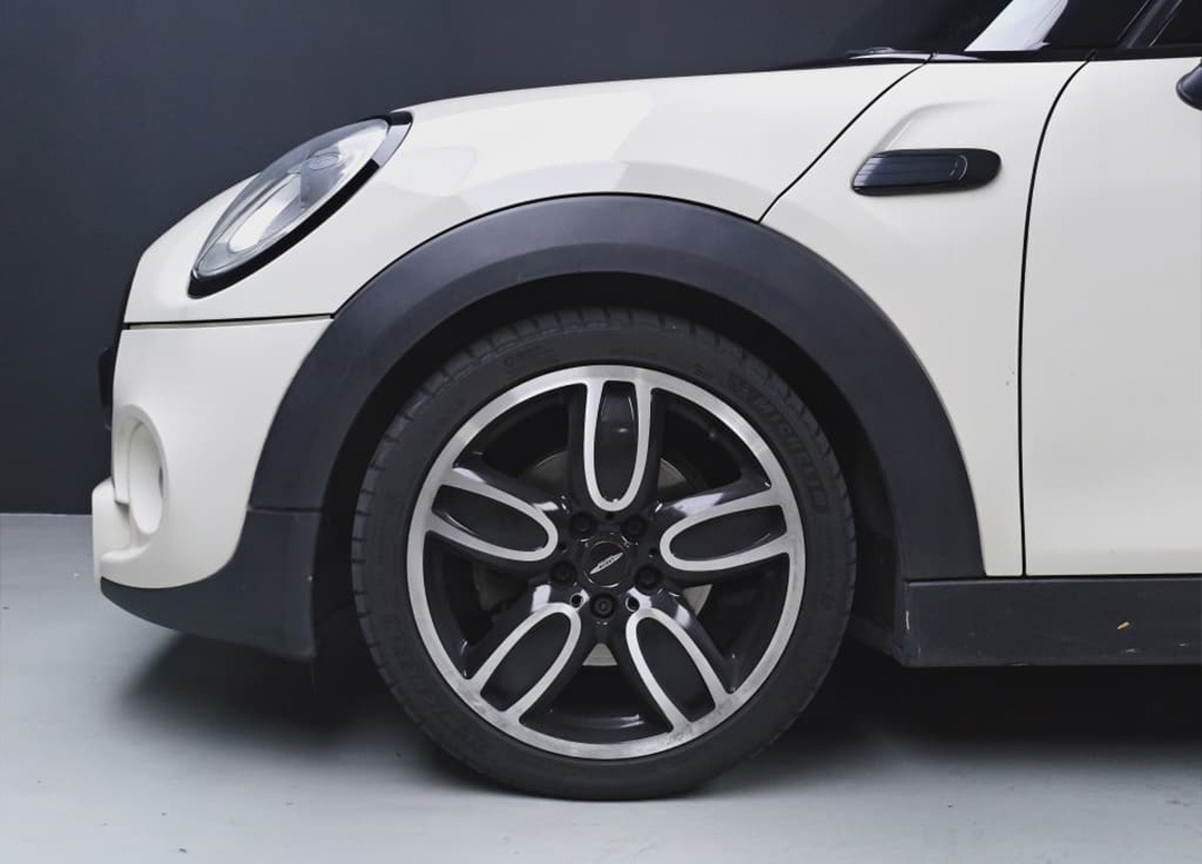 WhatsApp Image 2025-10-01 at 00.43.57