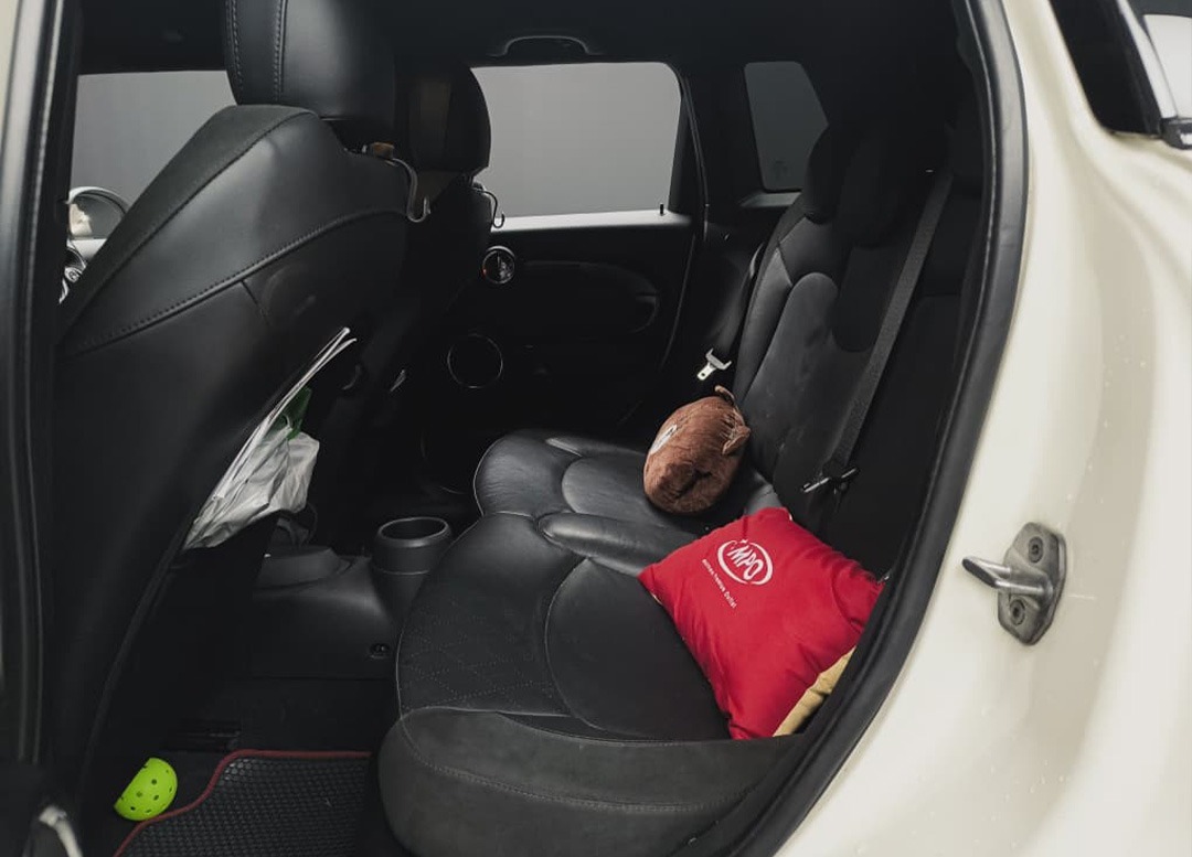 WhatsApp Image 2025-10-01 at 00.44.01