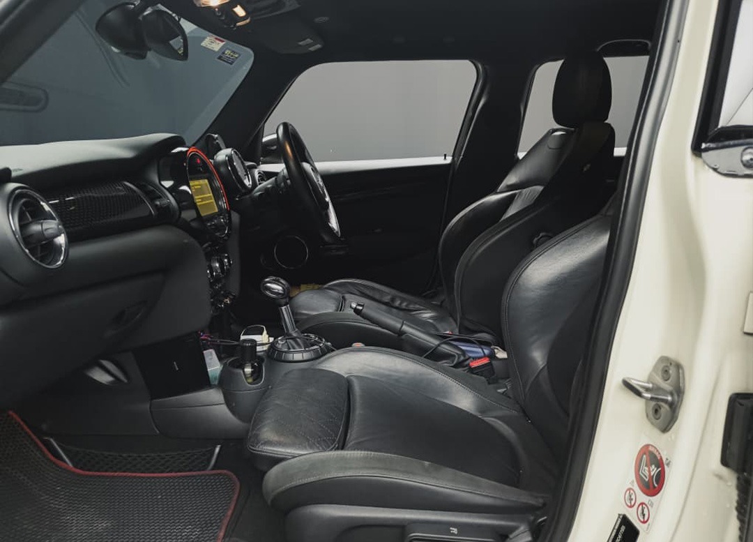 WhatsApp Image 2025-10-01 at 00.43.59 (1)