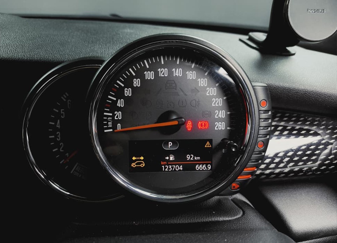 WhatsApp Image 2025-10-01 at 00.44.00