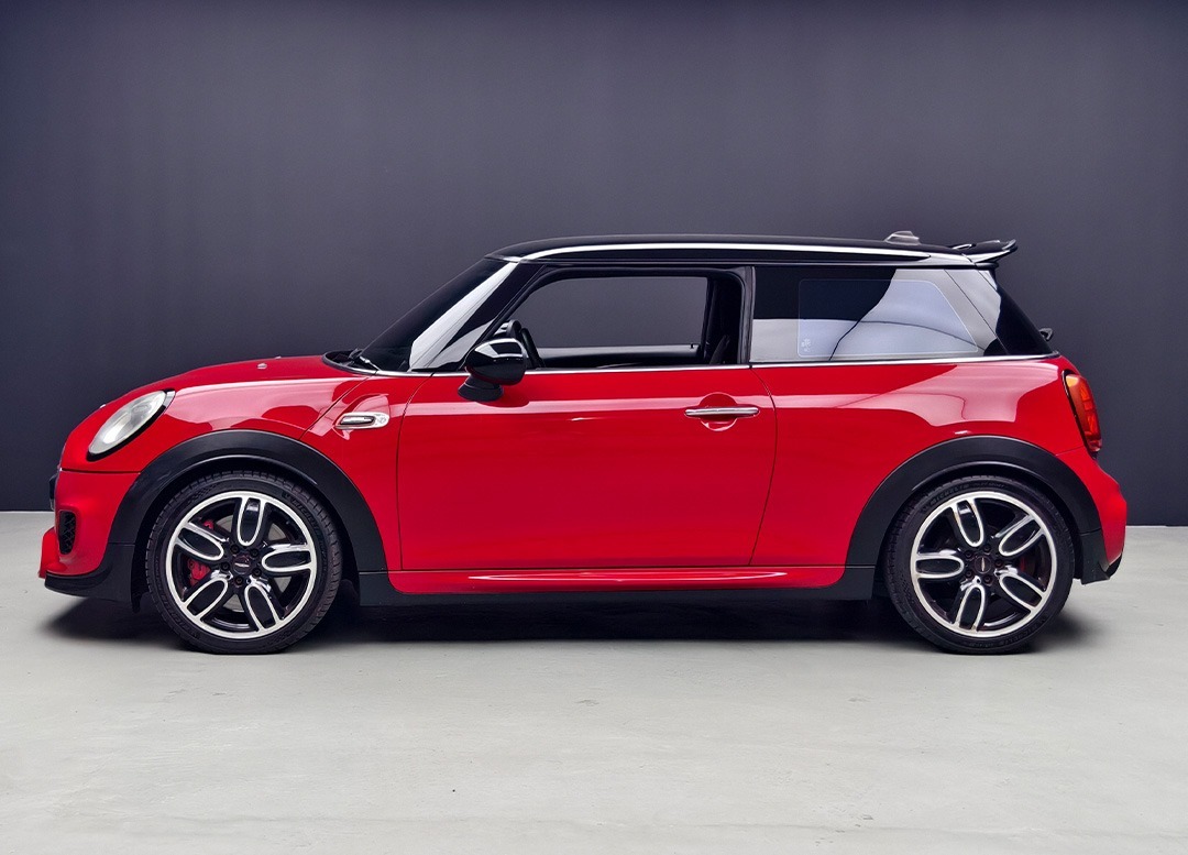 WhatsApp Image 2025-10-01 at 00.42.17 (1)