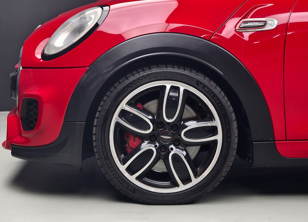 WhatsApp Image 2025-10-01 at 00.42.18