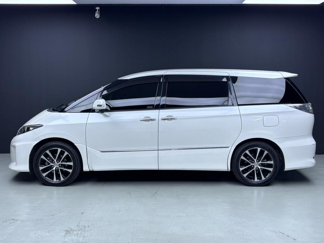 WhatsApp Image 2025-10-13 at 22.44.47 (1)