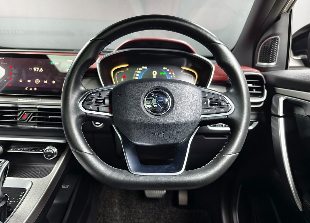 WhatsApp Image 2025-10-20 at 09.38.47 (1)