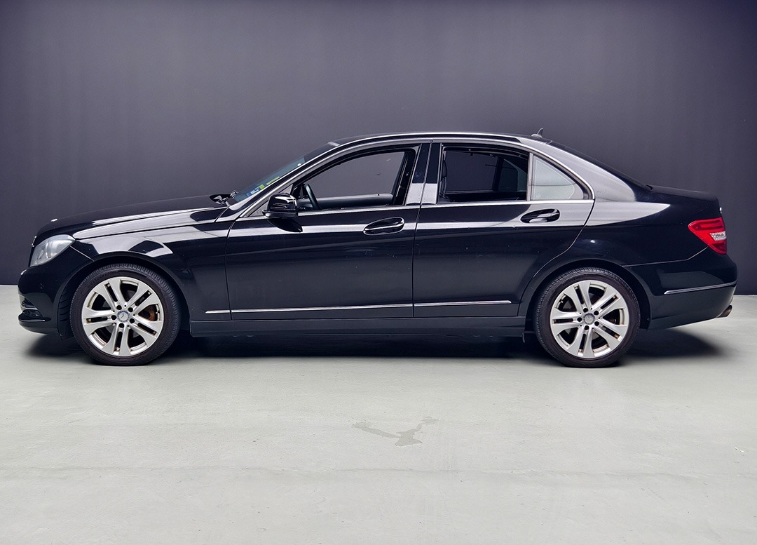 WhatsApp Image 2025-10-20 at 09.32.00